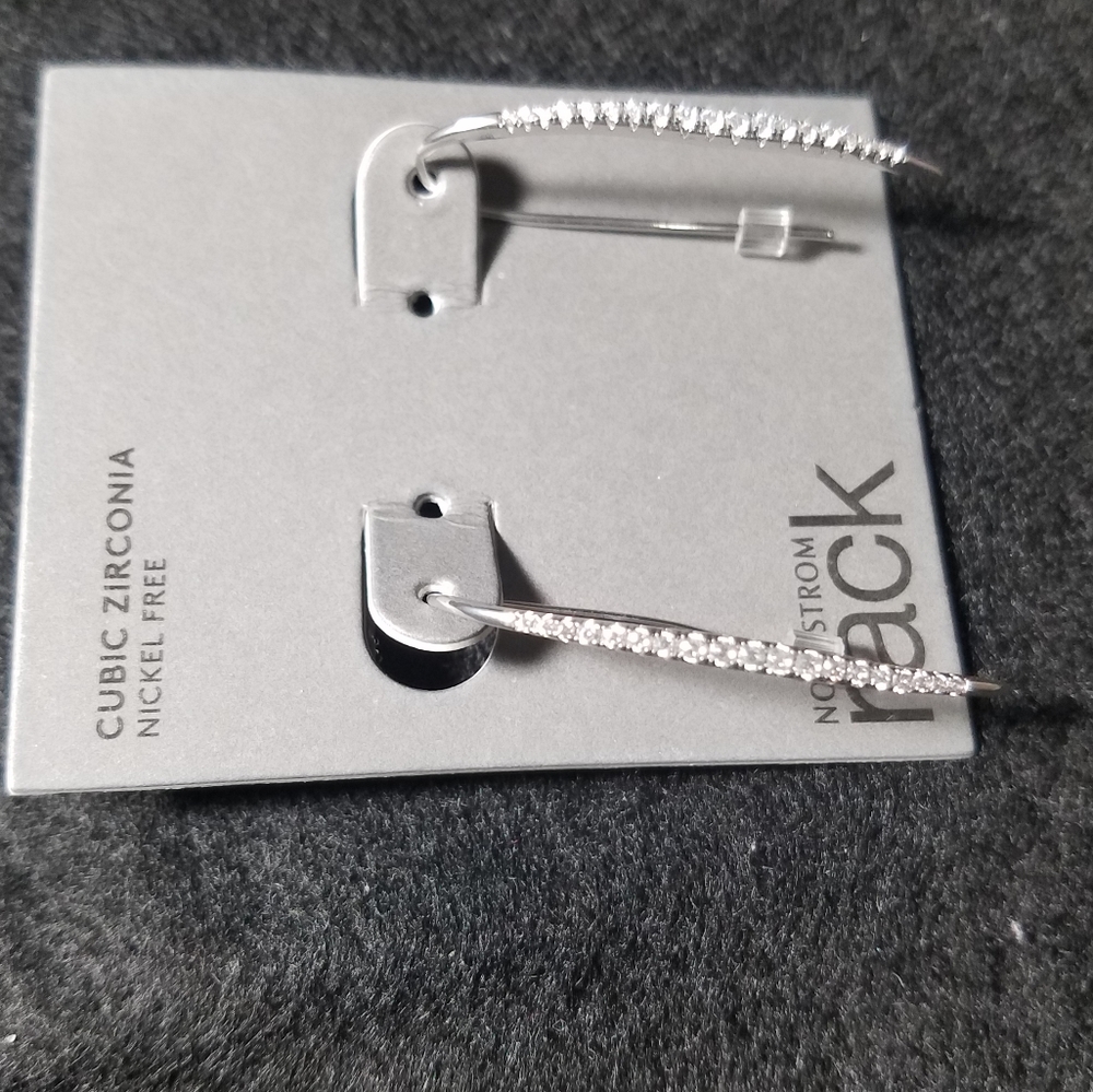 Earrings - Picture 2 of 4